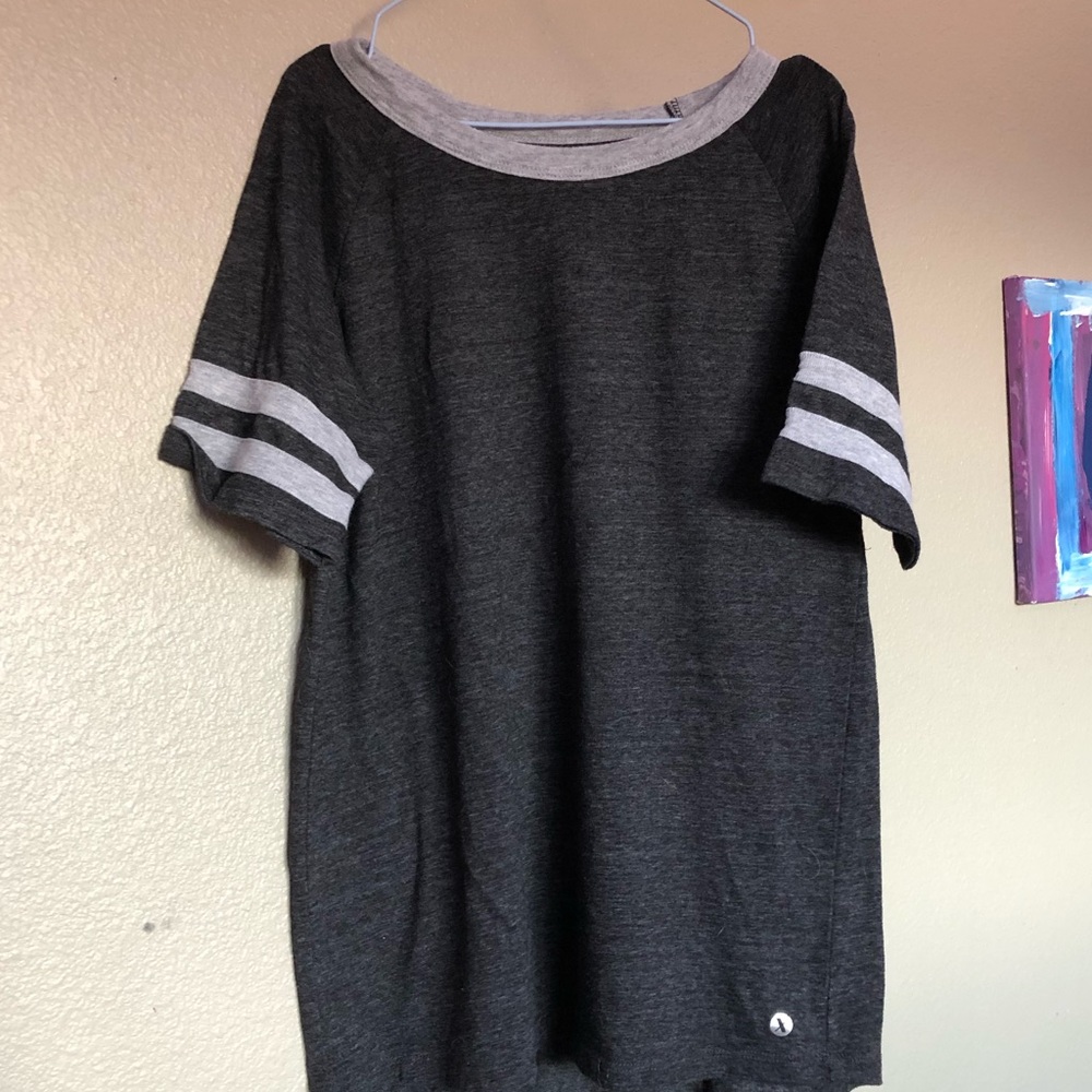 black tee